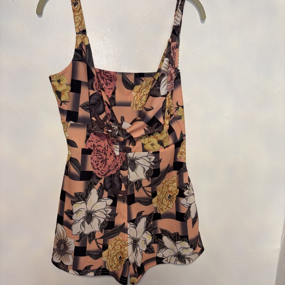 Womens Floral gingham bow front romper wide strap Sleeveless Black white peach